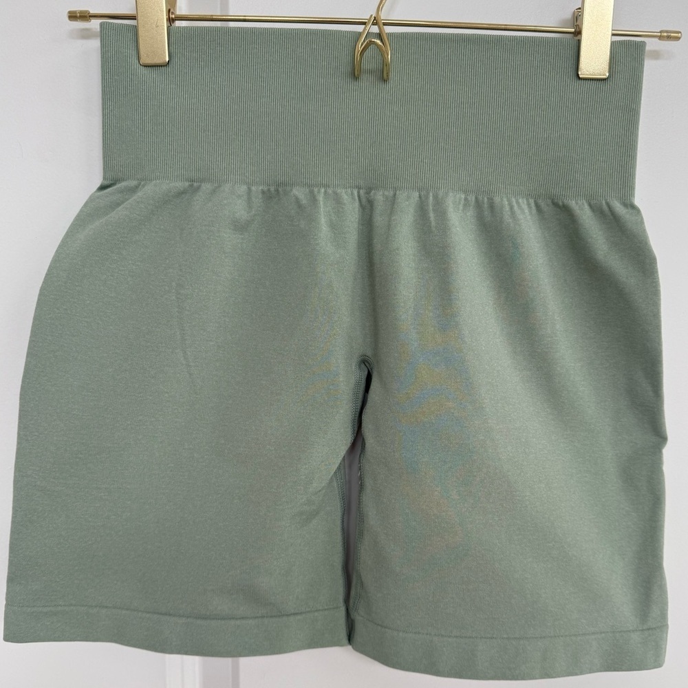 NVGTN Women's Sage Bike Shorts - Picture 2 of 3
